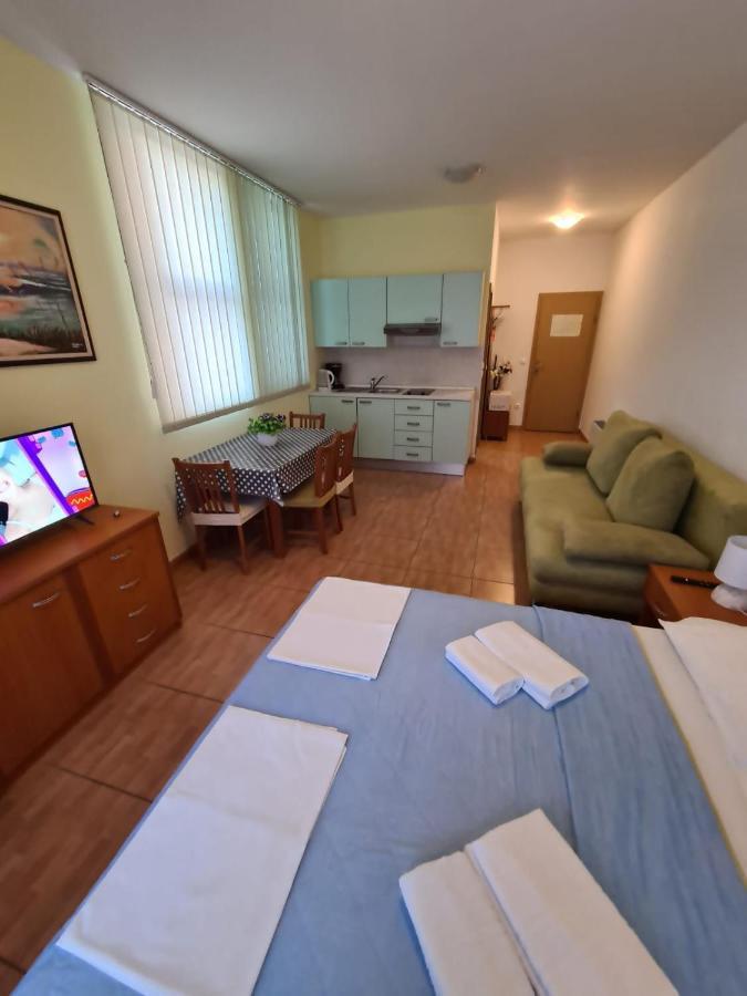 Apartmani Katarina Makarska Zimmer foto